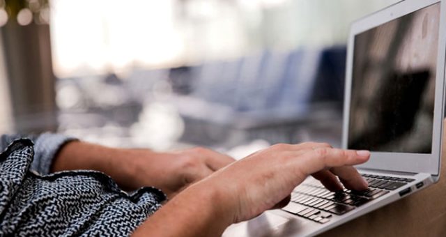 Google ve Facebook cinsel içerikli film izleyenleri özel yazılımla takip ediyor